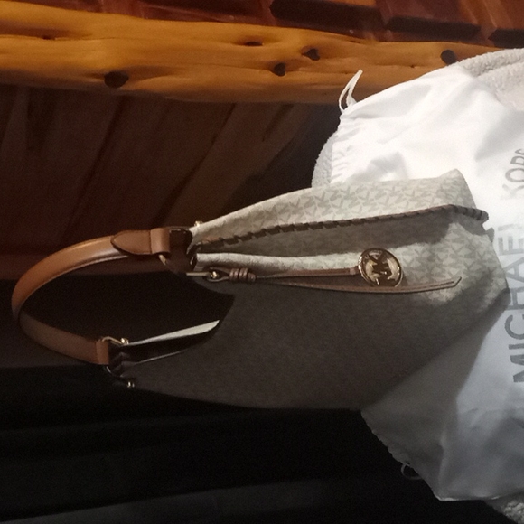 Purse - Picture 3 of 5